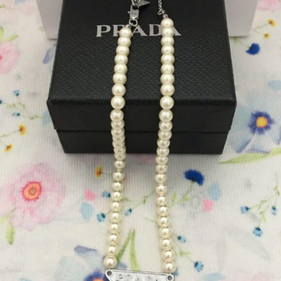 PRADA Triangle Logo Necklace Pearl Superb Condition - Picture 2 of 6